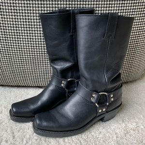 Frye Harness 12R Black Leather Boot EUC